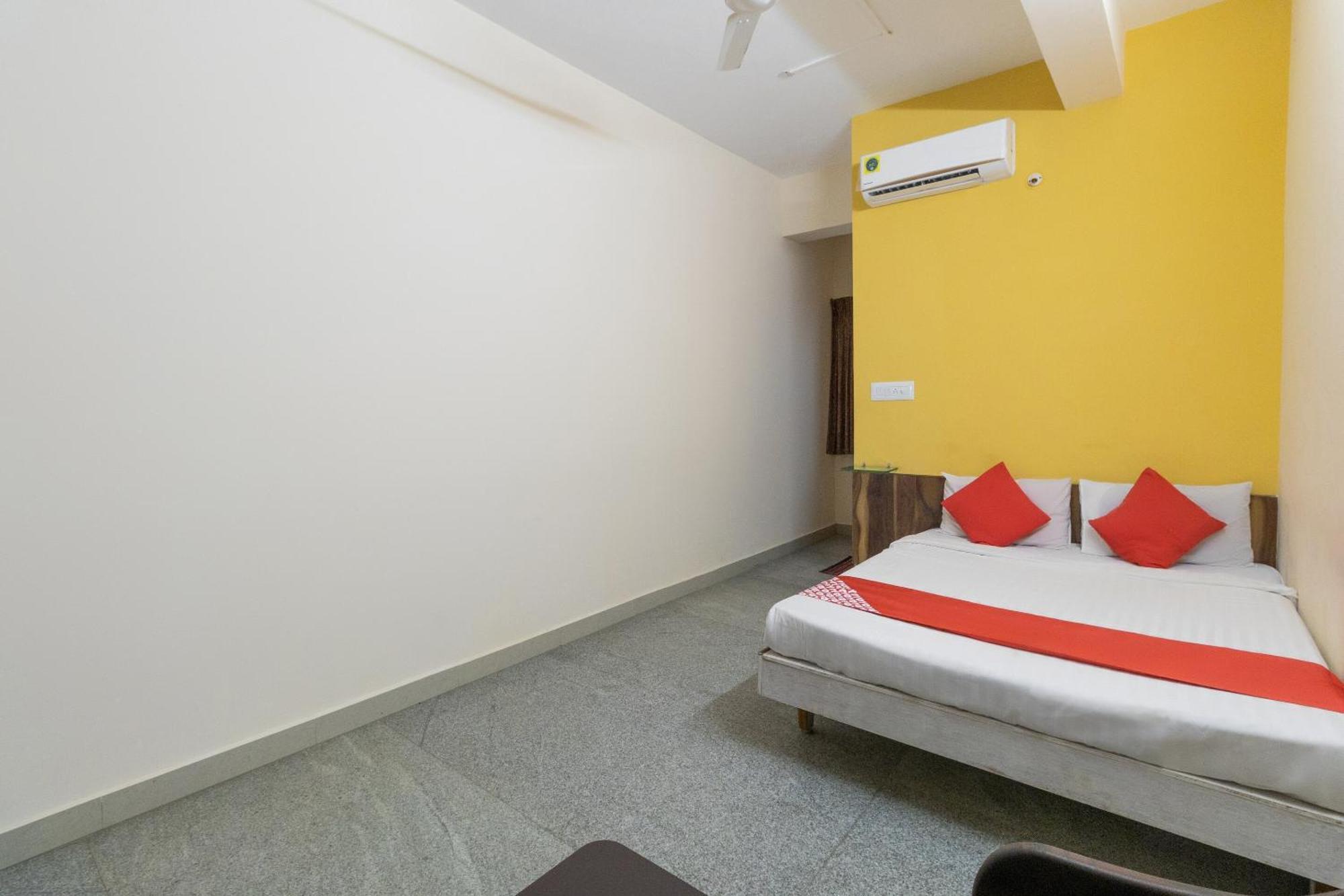 Hotel O Supriya Lodge Hassan Exteriör bild