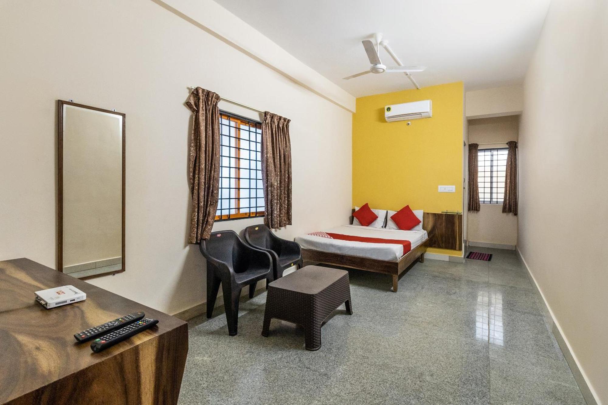Hotel O Supriya Lodge Hassan Exteriör bild